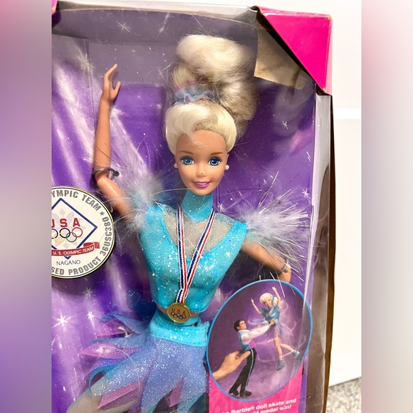 1997 US Olympic Skater Barbie - Picture 3 of 8